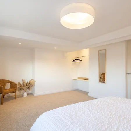 5, King's Court * Scarborough